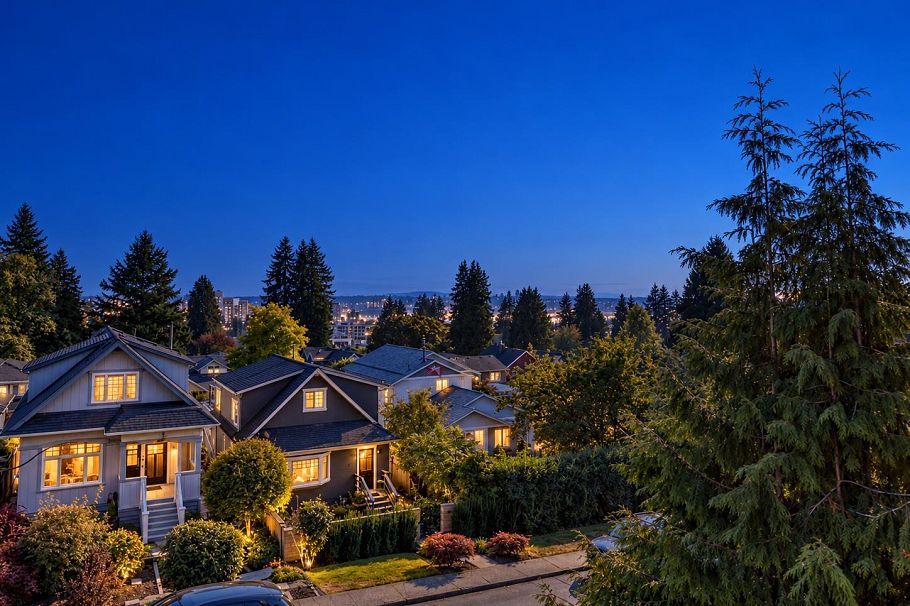 238 E 28th Street North Vancouver, BC - 25