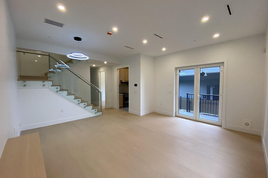 2 2452 Harrison Drive Vancouver, BC - 2