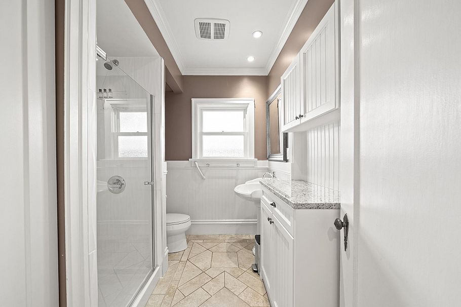 2896 W 38th Avenue Vancouver, BC - 7