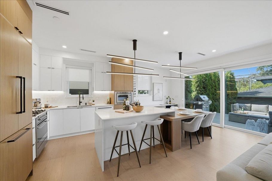 2137 E 2nd Avenue Vancouver, BC - 11