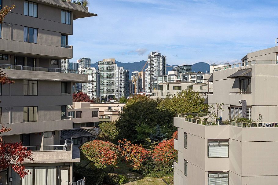 302 650 Moberly Road Vancouver, BC - 28