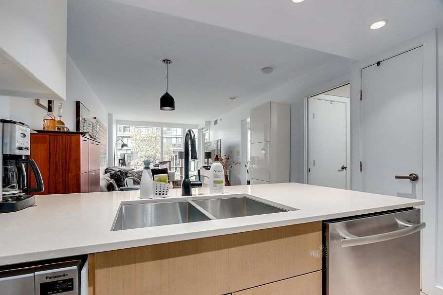207 1618 Quebec Street Vancouver, BC - 3