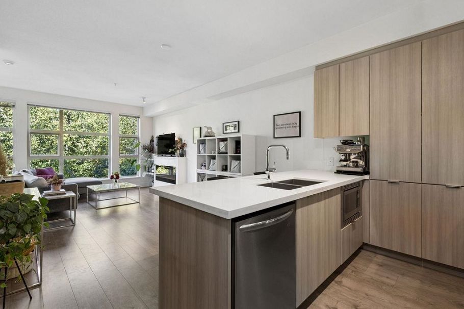 316 3602 Aldercrest Drive North Vancouver, BC - 7