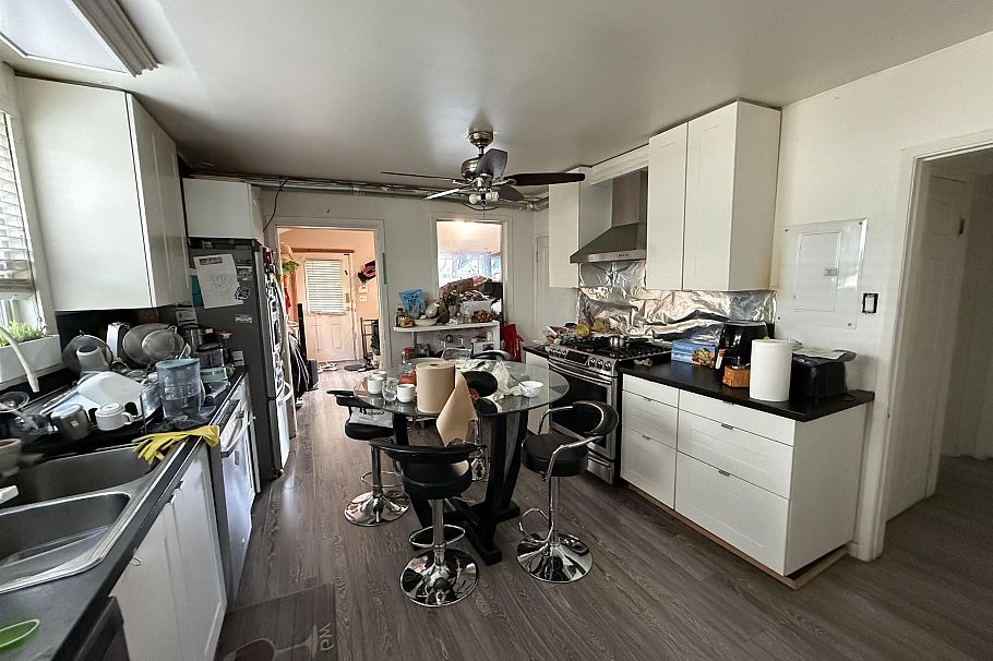2878 E 2nd Avenue Vancouver, BC - 9
