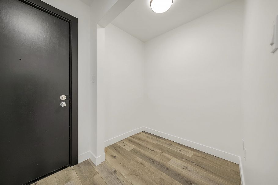 302 170 E 3rd Street North Vancouver, BC - 20
