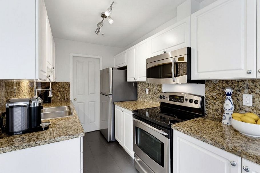 202 1050 Nicola Street Vancouver, BC - 11