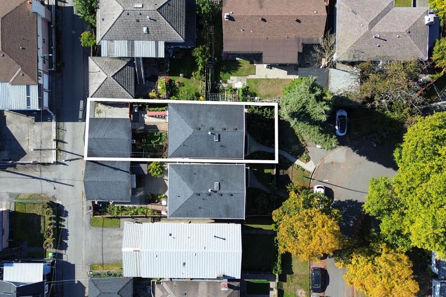 2410 E 19th Avenue Vancouver, BC - 33