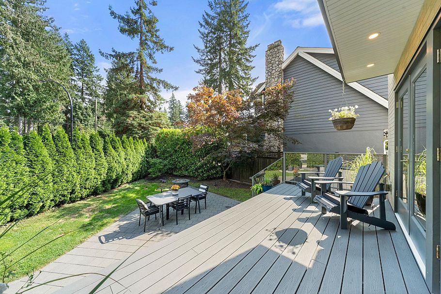 2025 Mackay Avenue North Vancouver, BC - 36
