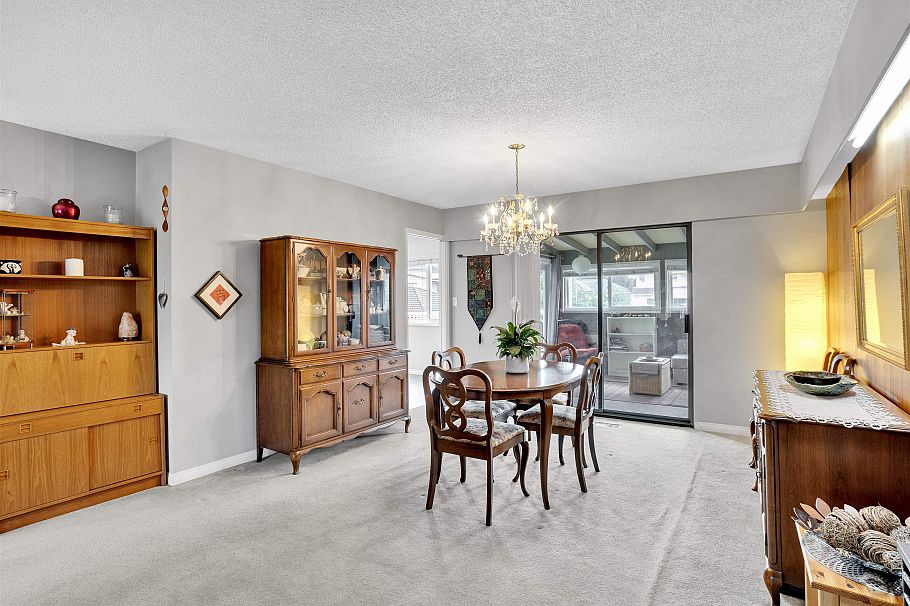 2412 E 40th Avenue Vancouver, BC - 8