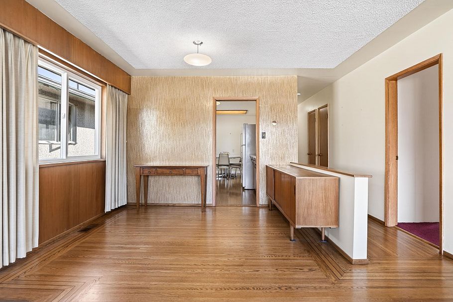 3180 E 3rd Avenue Vancouver, BC - 12
