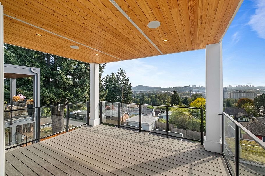971 Adderley Street North Vancouver, BC - 14
