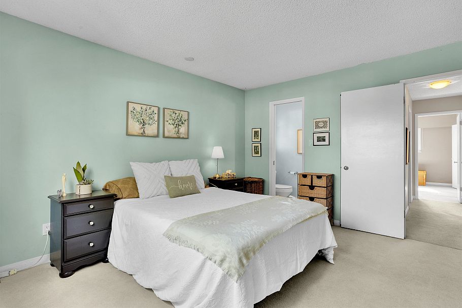 2412 E 40th Avenue Vancouver, BC - 16