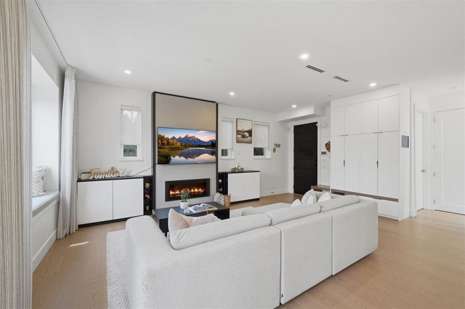 2137 E 2nd Avenue Vancouver, BC - 13
