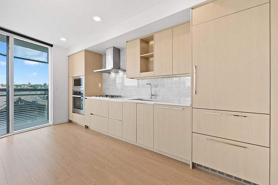 684 87 Nelson Street Vancouver, BC - 4