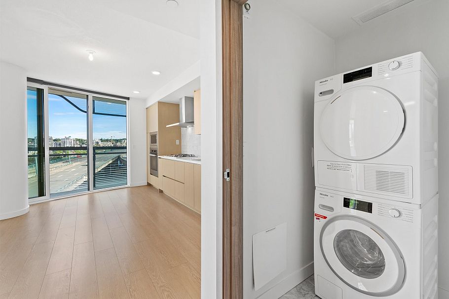 684 87 Nelson Street Vancouver, BC - 19