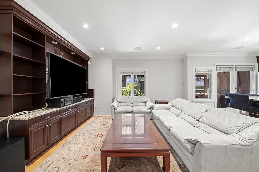 2896 W 38th Avenue Vancouver, BC - 11