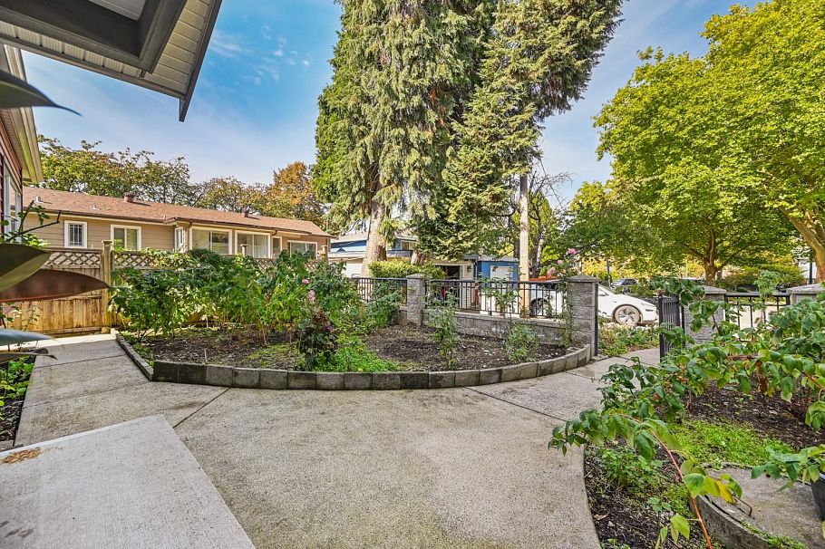 2410 E 19th Avenue Vancouver, BC - 2