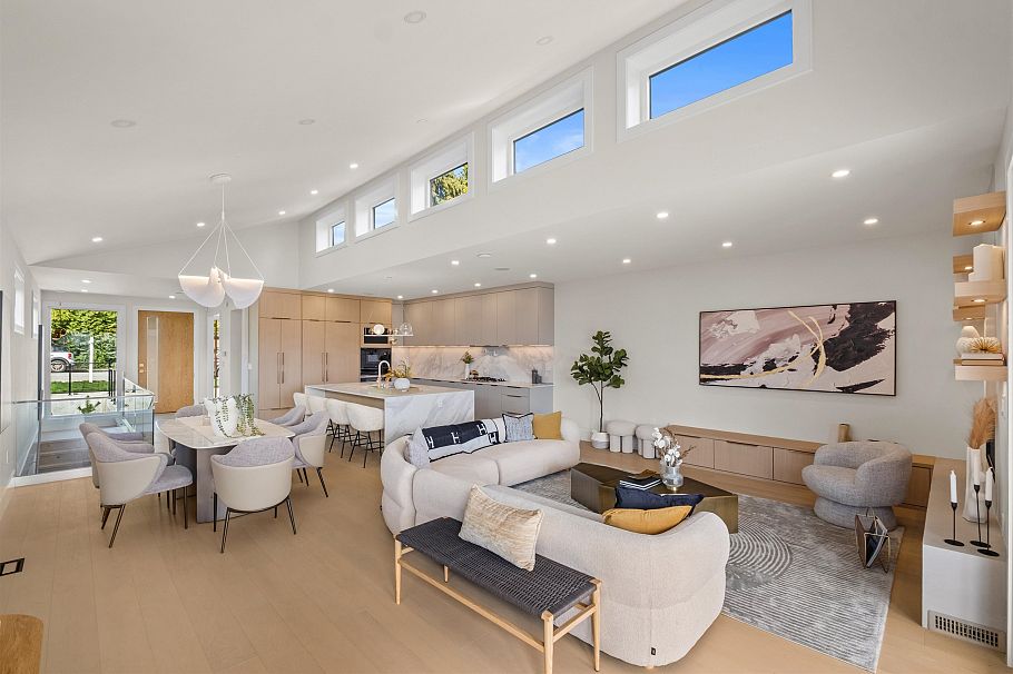 971 Adderley Street North Vancouver, BC - 6