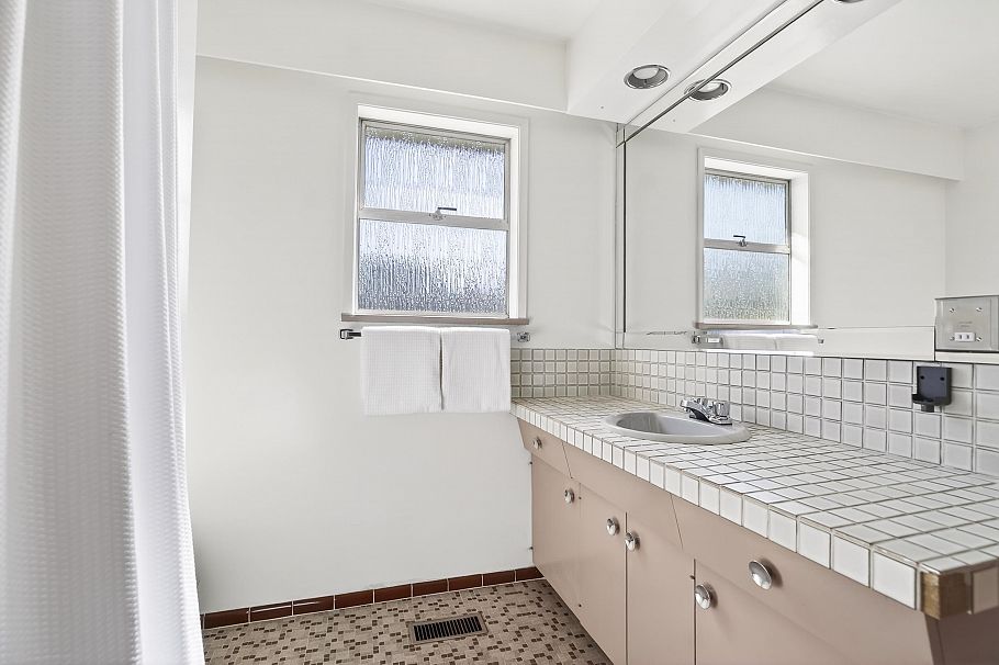 3180 E 3rd Avenue Vancouver, BC - 19