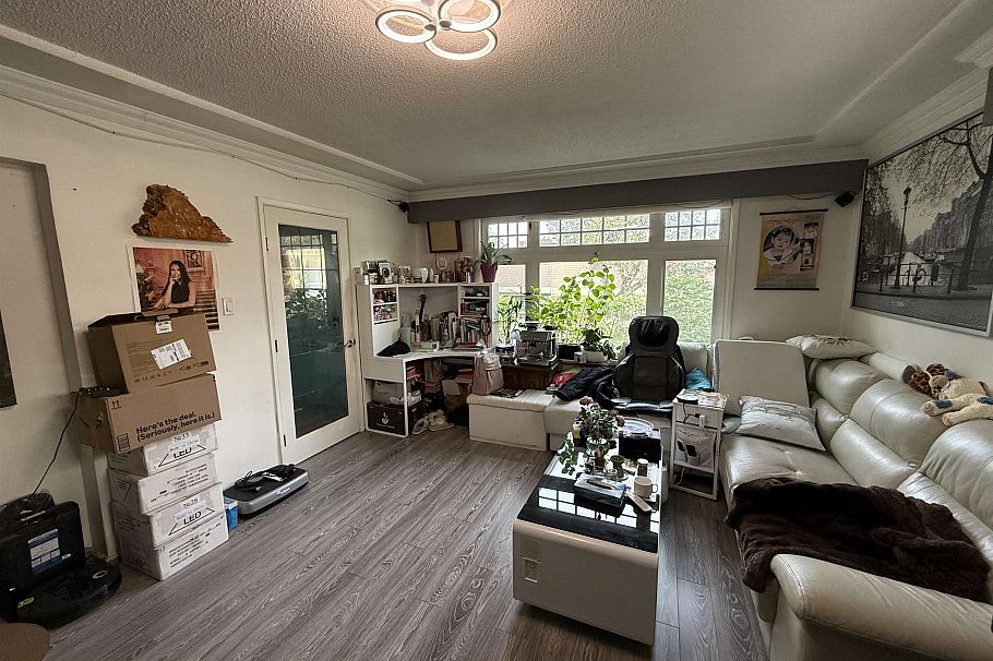 2878 E 2nd Avenue Vancouver, BC - 8
