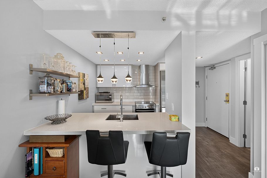 1106 1188 Howe Street Vancouver, BC - 12