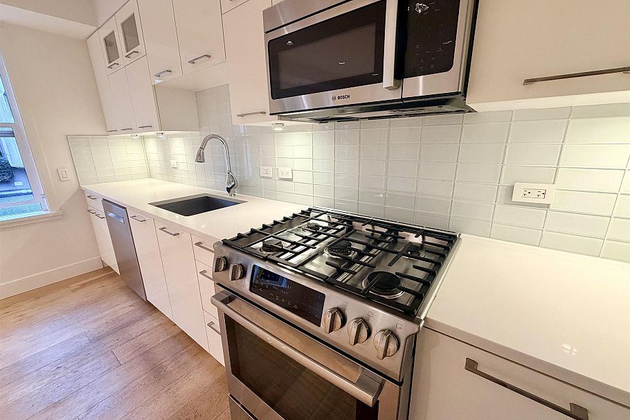 1080 Nicola Street Vancouver, BC - 8