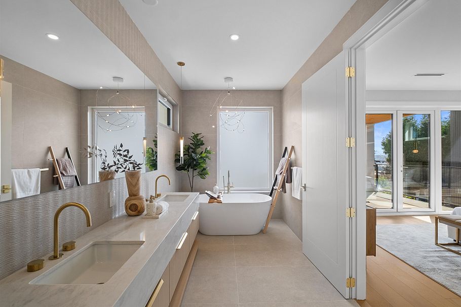 971 Adderley Street North Vancouver, BC - 19