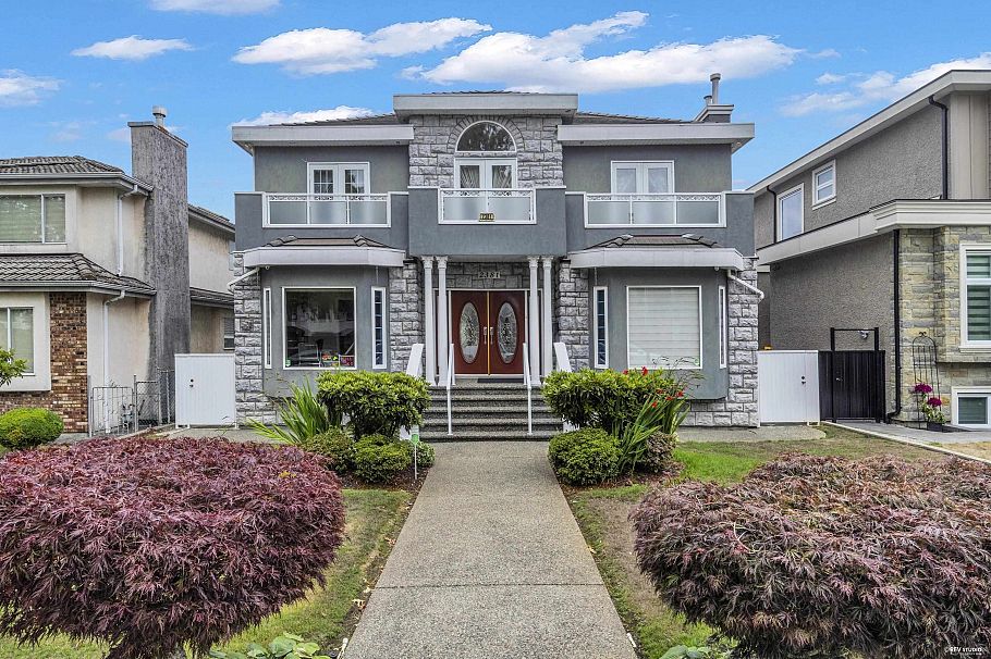 2381 E 40th Avenue Vancouver, BC - 38