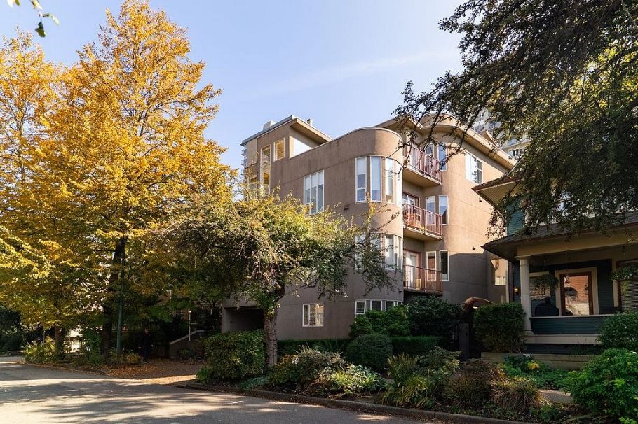 202 1050 Nicola Street Vancouver, BC - 25