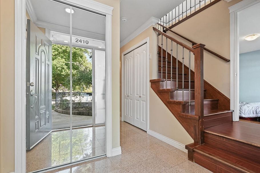 2410 E 19th Avenue Vancouver, BC - 3