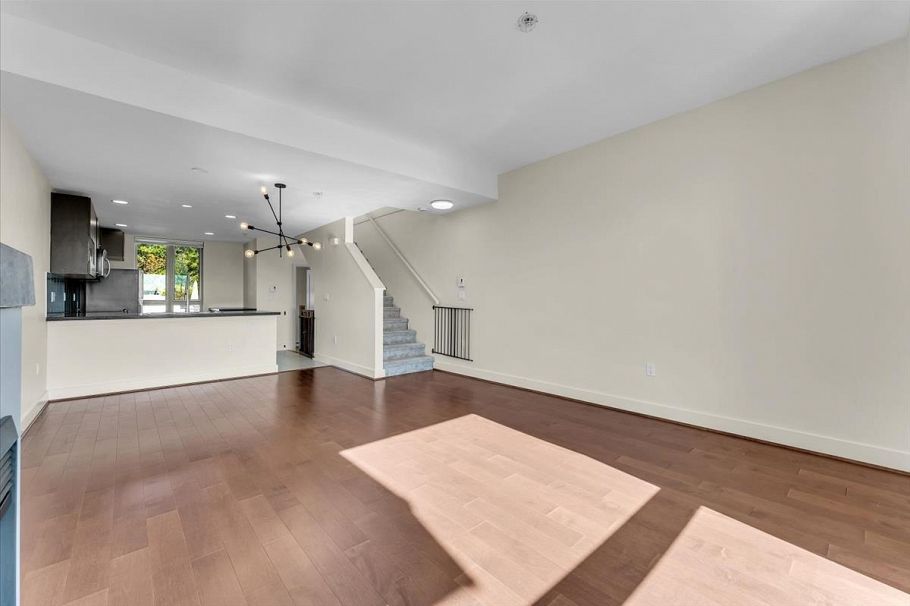 64 728 W 14th Street North Vancouver, BC - 8