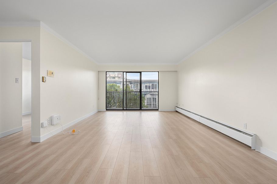 204 127 E 4th Street North Vancouver, BC - 9
