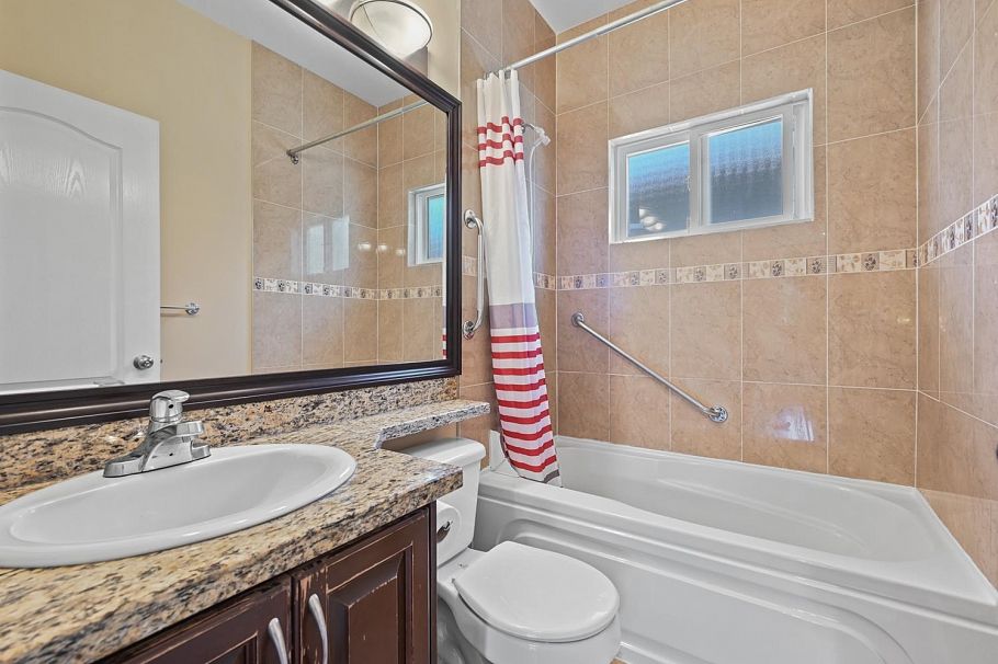 2410 E 19th Avenue Vancouver, BC - 26