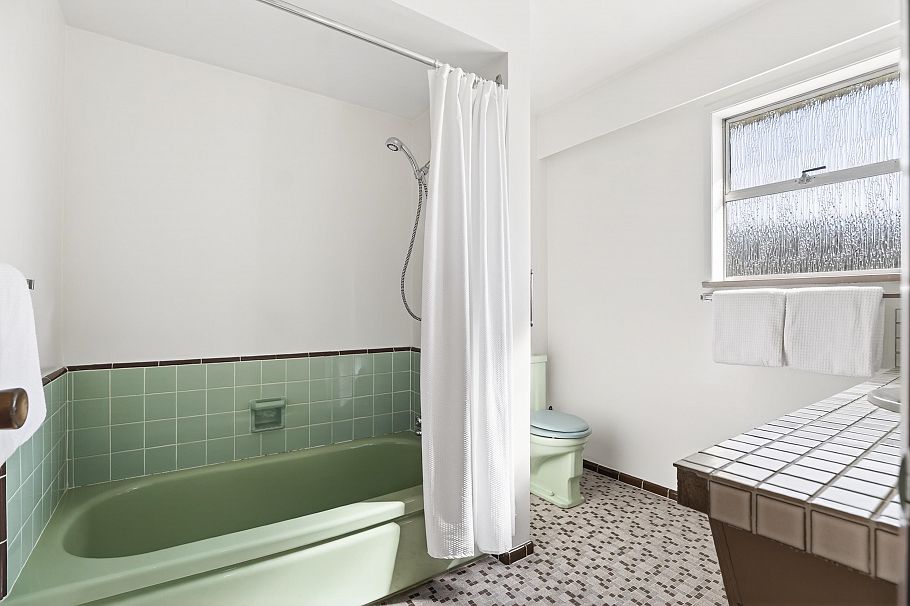 3180 E 3rd Avenue Vancouver, BC - 20