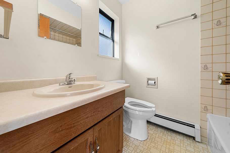768 W. 66th Avenue Vancouver, BC - 26