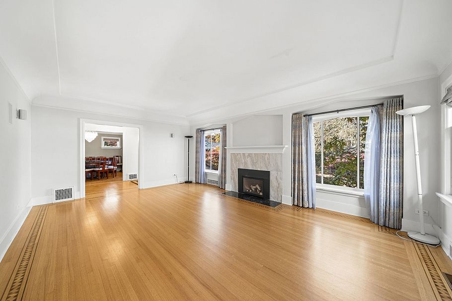 2896 W 38th Avenue Vancouver, BC - 5