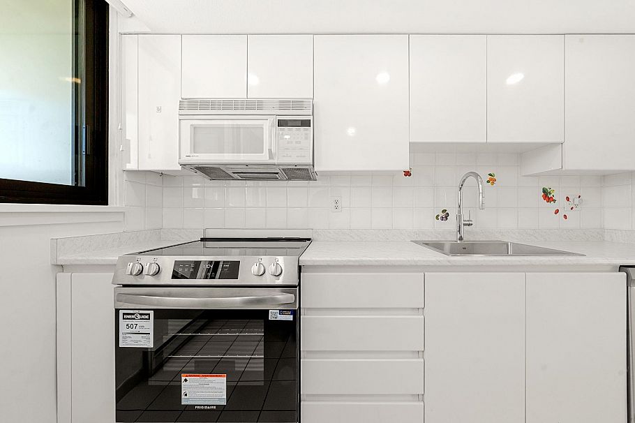 703 2201 Pine Street Vancouver, BC - 16