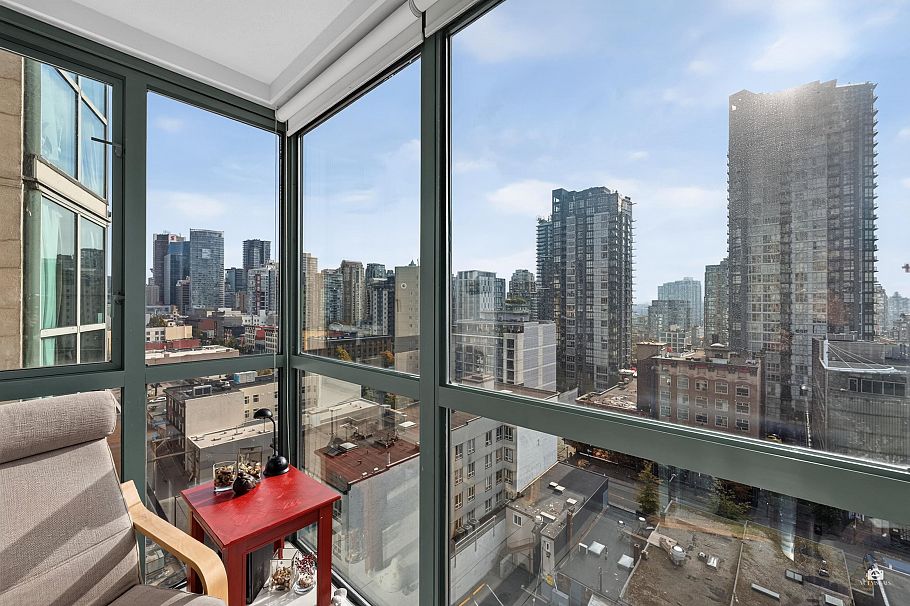 1106 1188 Howe Street Vancouver, BC - 20