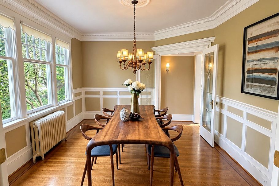 1564 W 26th Avenue Vancouver, BC - 2