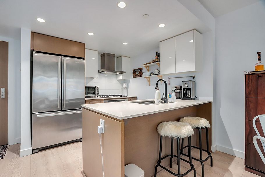 207 1618 Quebec Street Vancouver, BC - 1