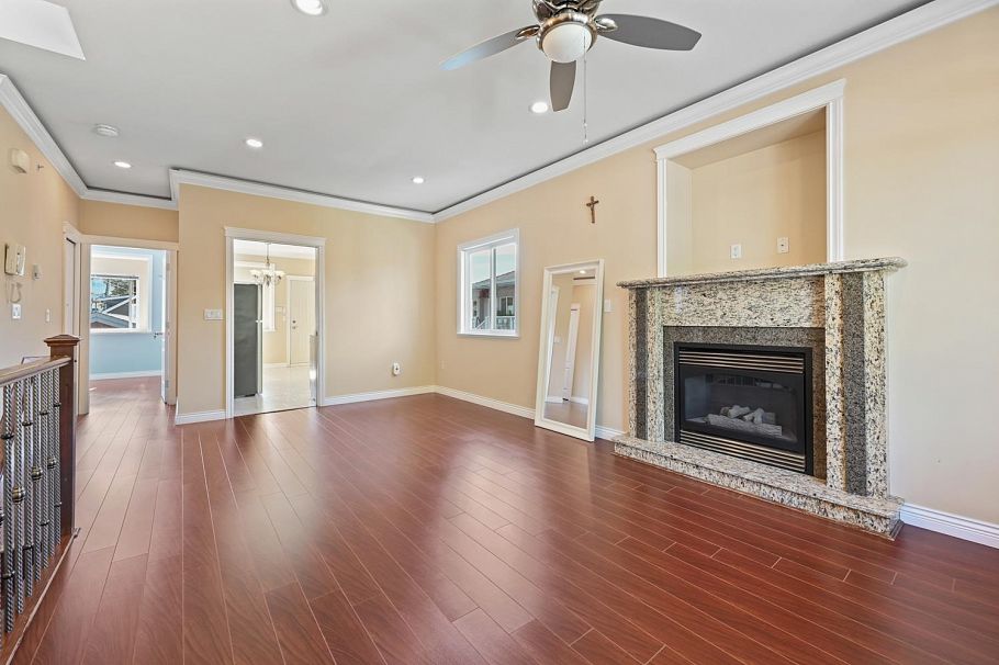 2410 E 19th Avenue Vancouver, BC - 7
