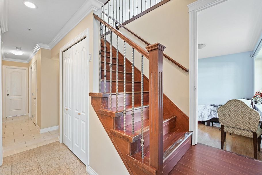 2410 E 19th Avenue Vancouver, BC - 4