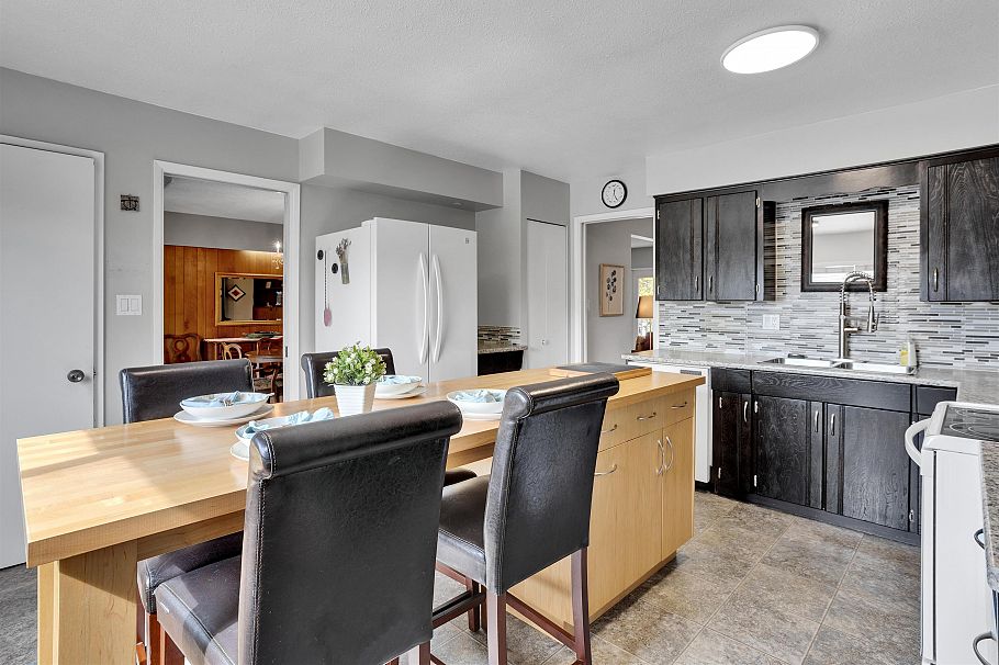 2412 E 40th Avenue Vancouver, BC - 14