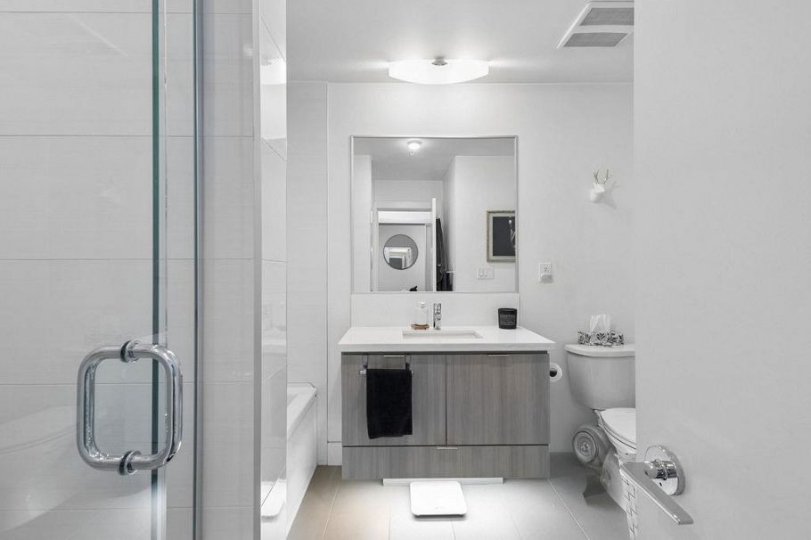 316 3602 Aldercrest Drive North Vancouver, BC - 11