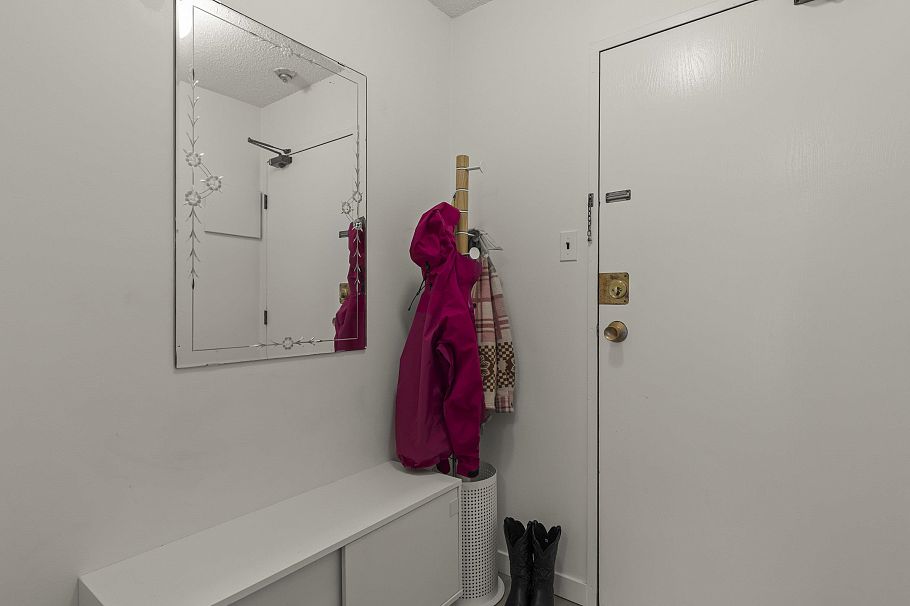 216 1545 E 2nd Avenue Vancouver, BC - 3