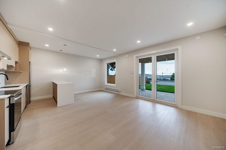 971 Adderley Street North Vancouver, BC - 29
