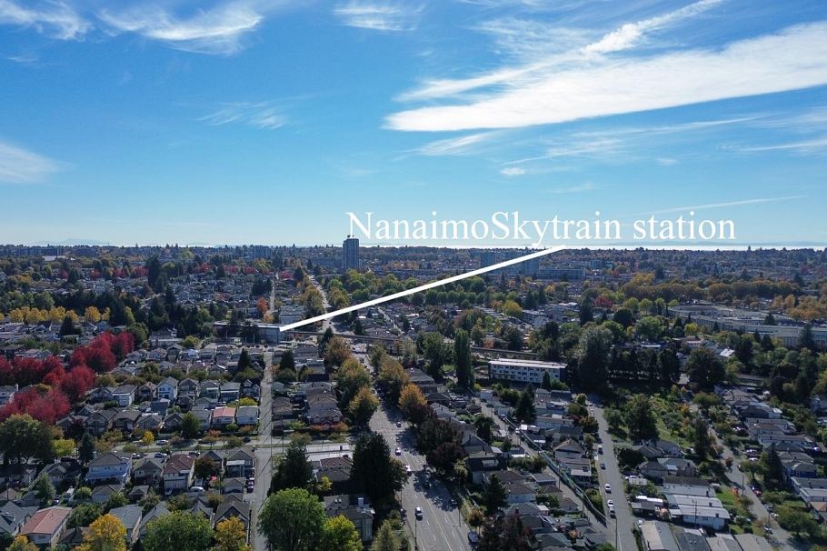2410 E 19th Avenue Vancouver, BC - 36