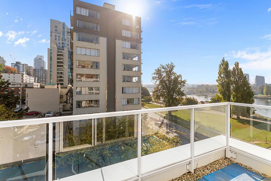 PH 1403 Beach Avenue Vancouver, BC - 12