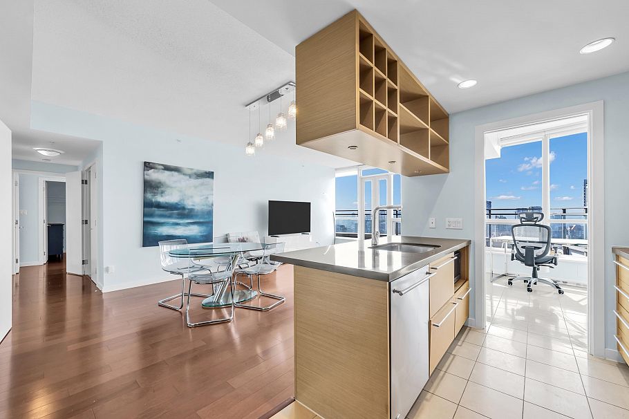 3505 833 Seymour Street Vancouver, BC - 4