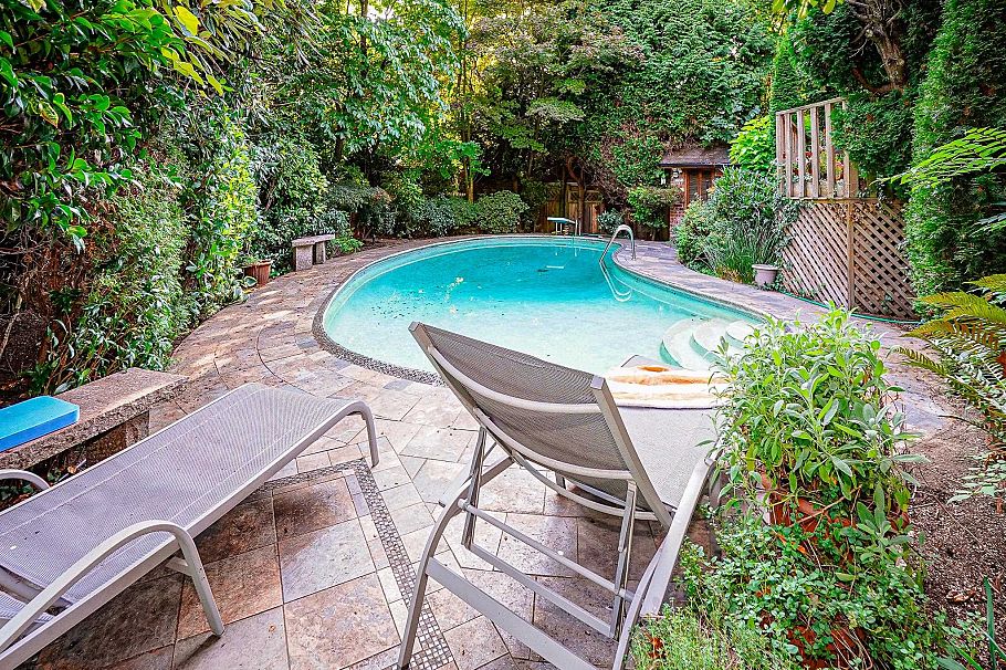1564 W 26th Avenue Vancouver, BC - 11